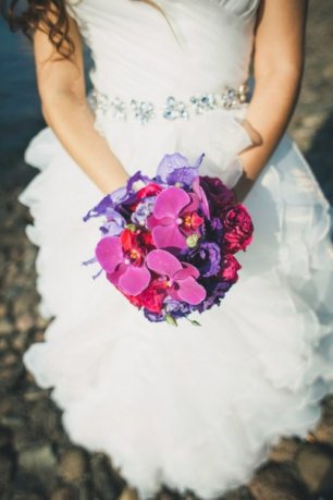 Свадебный букет в цвете фуксии