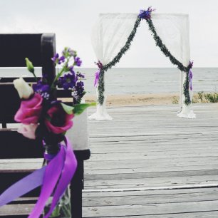 Свадебная церемония на берегу моря
