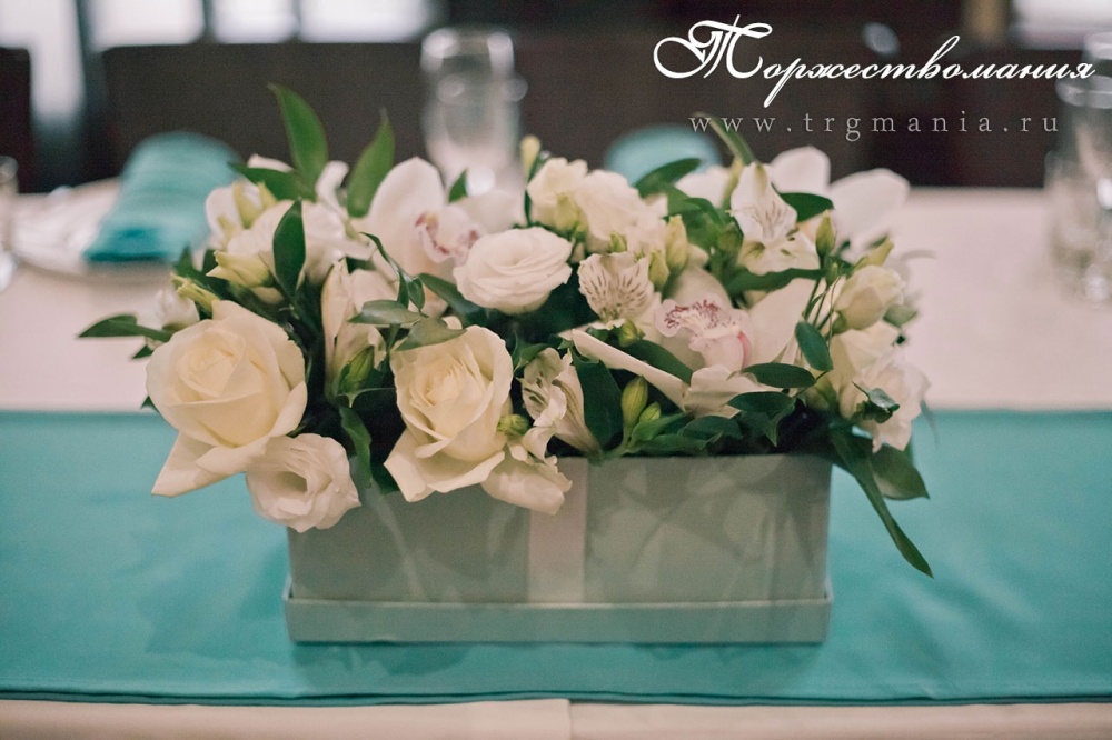 сладкий стол в бирюзовом цвете Тиффани