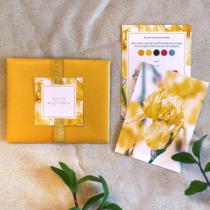 Свадебные приглашения в золотых конвертах с текстом, выполненным способом фольгирования, карточка дресс-кода