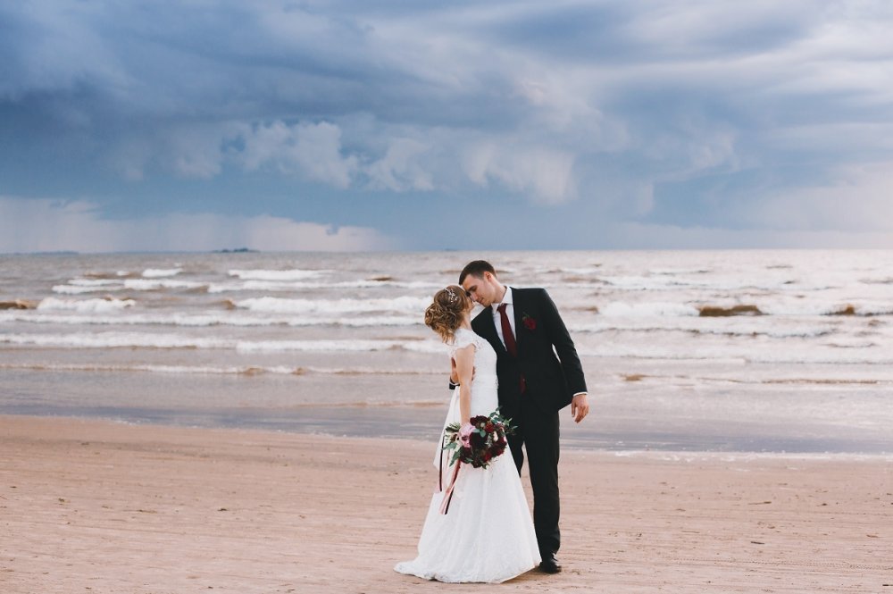 Свадебная фотосессия на берегу