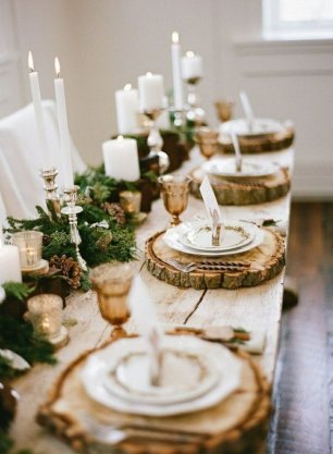 Сервировка свадебного стола на деревянных спилах