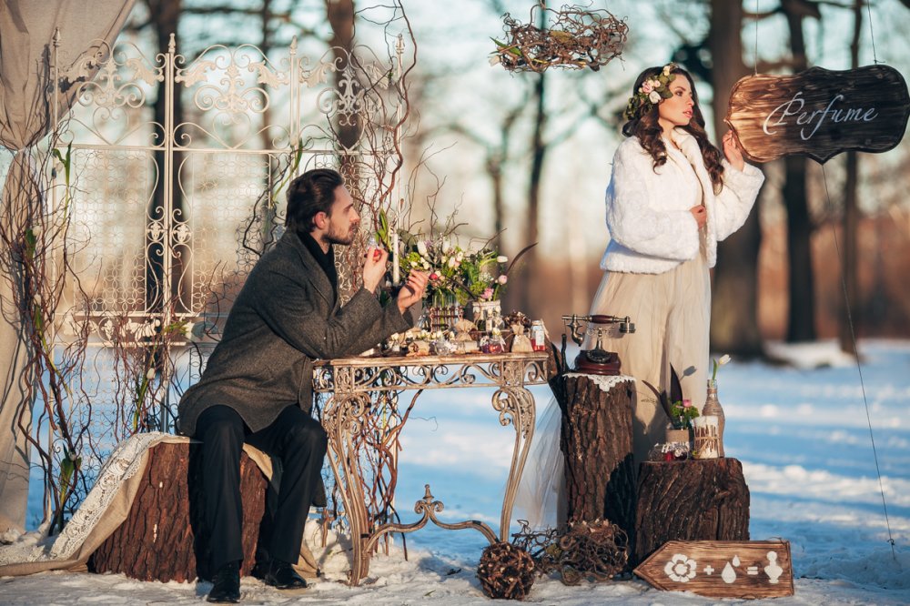 Зимняя свадебная фотосессия жениха и невесты