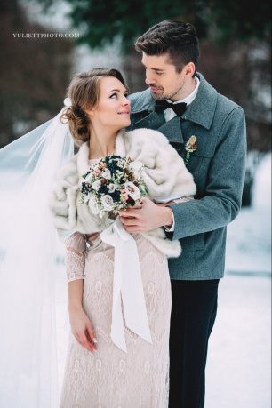 Фотосессия жениха и невесты зимой