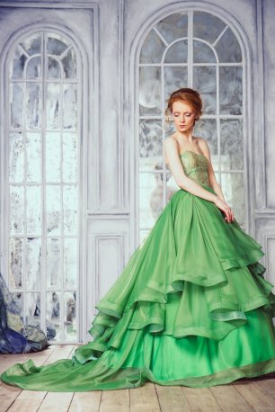 Свадебное платье зеленого цвета