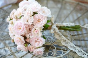 Розовый свадебный букет